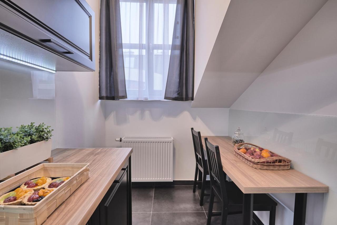 Cafe Garden Residence Krakow Luaran gambar